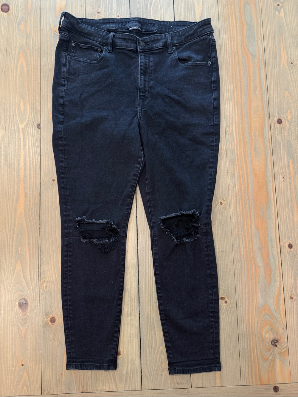 AE Black Distressed Knee Skinny Jeans
